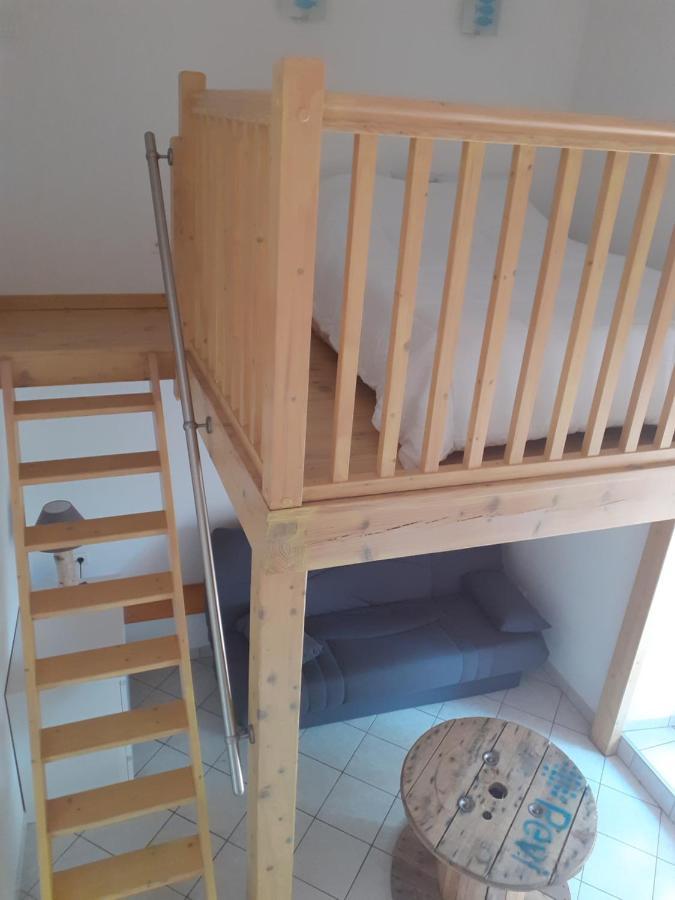 Appartement Rez De Chaussee Avec Terrasse Et Jardin Tence Eksteriør bilde