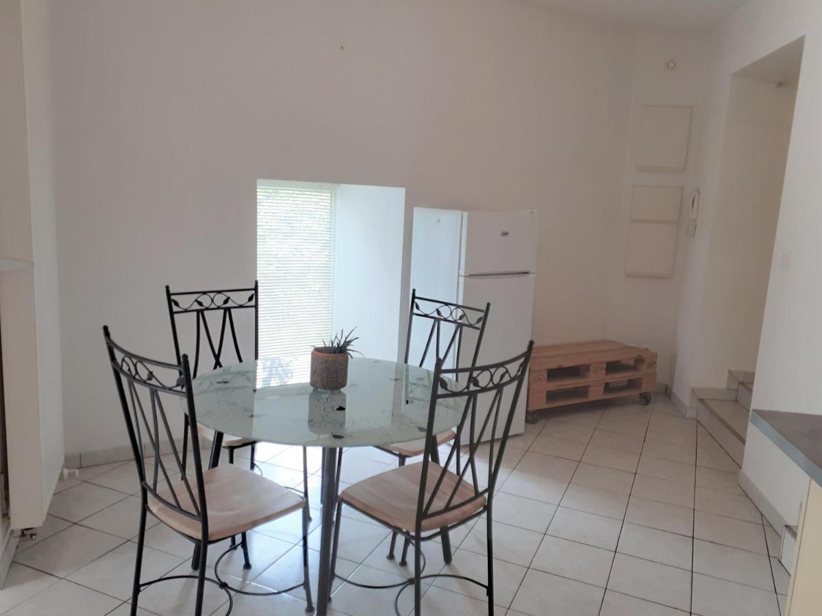 Appartement Rez De Chaussee Avec Terrasse Et Jardin Tence Eksteriør bilde