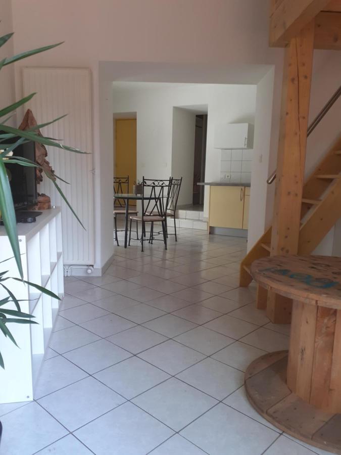 Appartement Rez De Chaussee Avec Terrasse Et Jardin Tence Eksteriør bilde