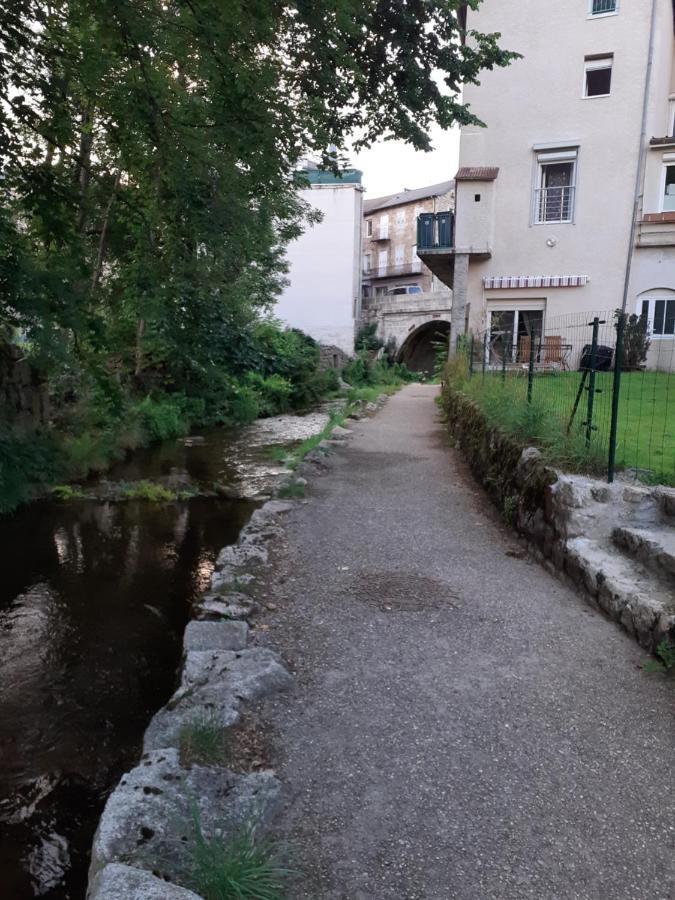 Appartement Rez De Chaussee Avec Terrasse Et Jardin Tence Eksteriør bilde