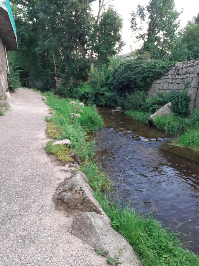 Appartement Rez De Chaussee Avec Terrasse Et Jardin Tence Eksteriør bilde
