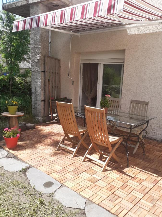 Appartement Rez De Chaussee Avec Terrasse Et Jardin Tence Eksteriør bilde